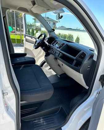 Volkswagen Caravelle cena 109400 przebieg: 198700, rok produkcji 2017 z Wrocław małe 92